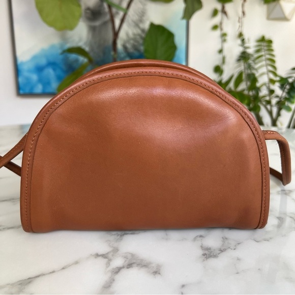 COACH Vintage Kimball 9911 British Tan Leather Crossbody Bag Round 90s USA Taco - Picture 4 of 16